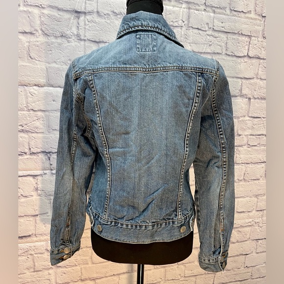 Old Navy Denim Jacket Women’s - Picture 3 of 9